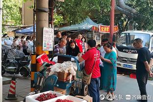 ?节目效果真滴好！奥拉朱旺登相声舞台 结尾乐死人了